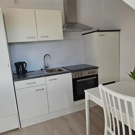 And Trade Fair Near Flat アパート