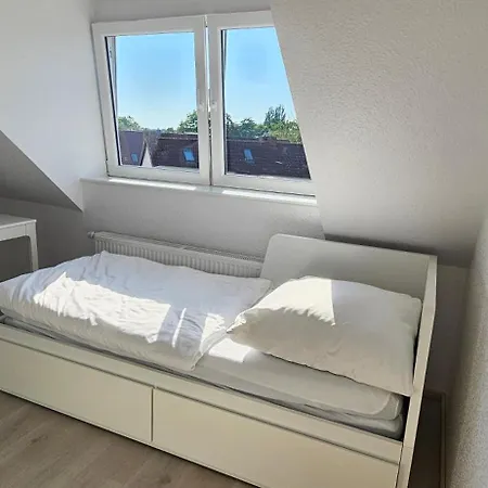 And Trade Fair Near Flat Daire